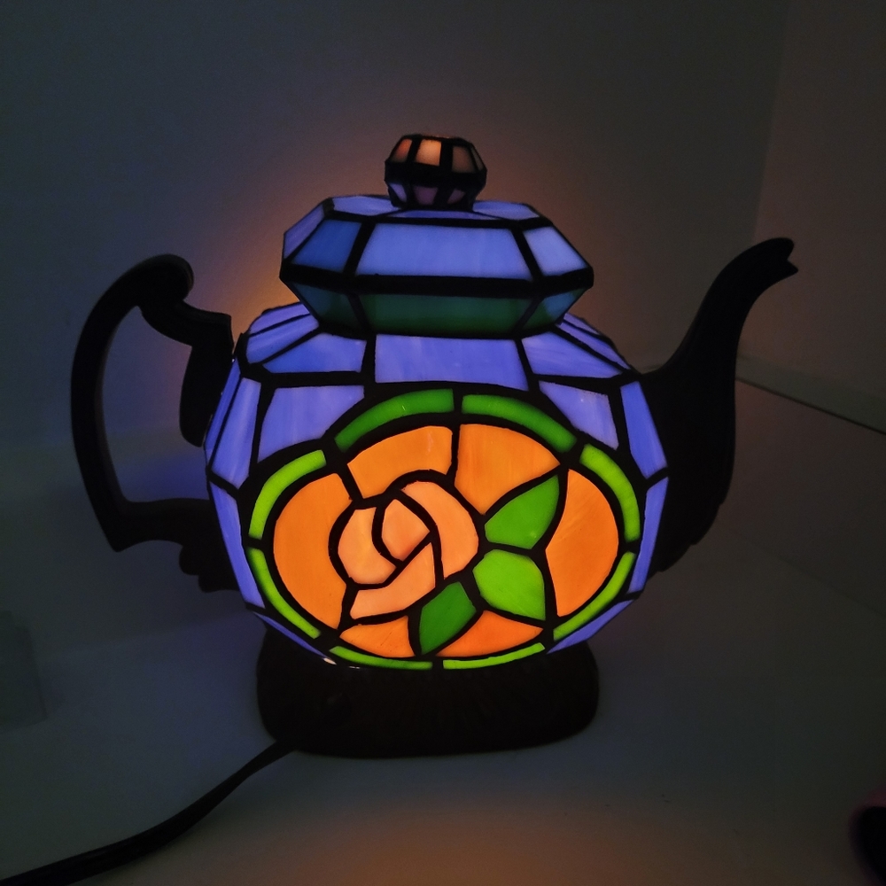 Vintage Tiffany Style Stained Glass Lamp